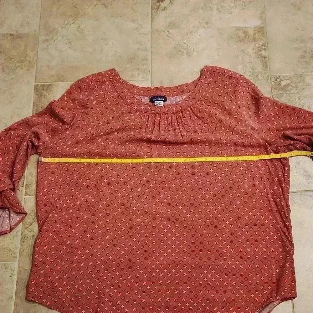 Basic Editions Patterned Lightweight Blouse with Ruffle Cuffs - Picture 5 of 9